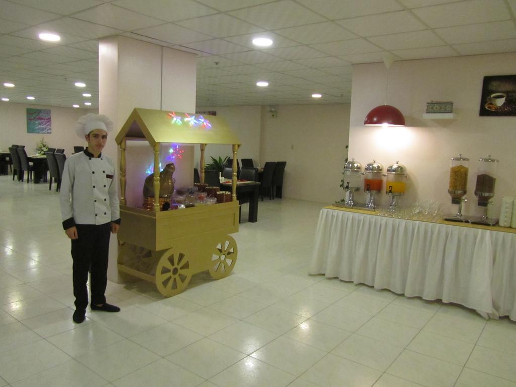 Jw Inn Hotel Nadinah Eksteriør bilde